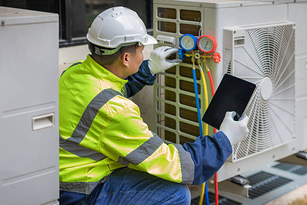 Professional Ac Installation technician working in Lake Mills, WI